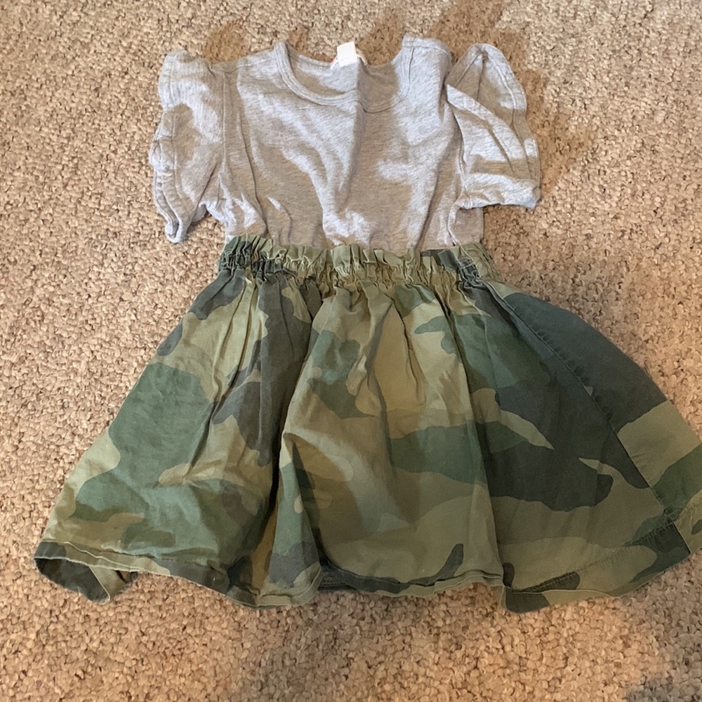Bundle of 4 toddler dresses size 3t - Picture 6 of 10